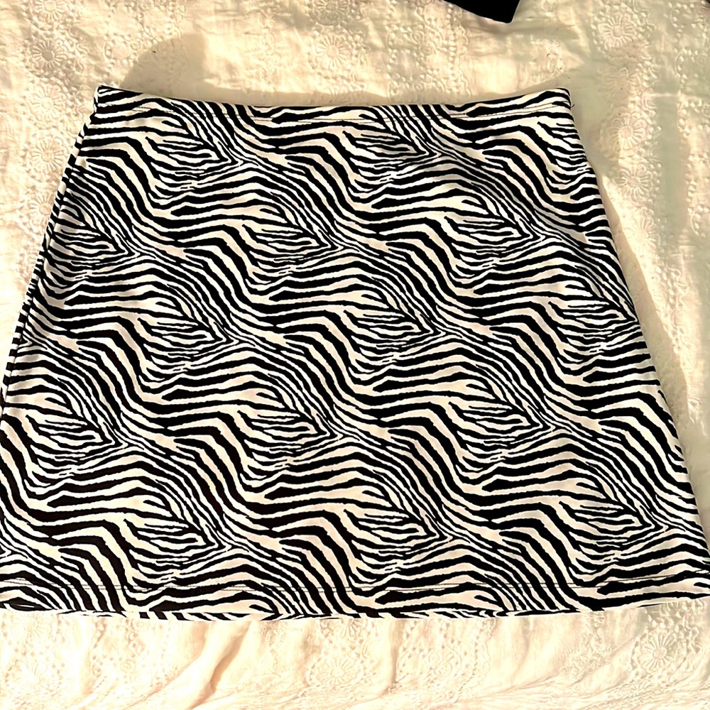 Zebra Pattern Skirt from Express. Size M